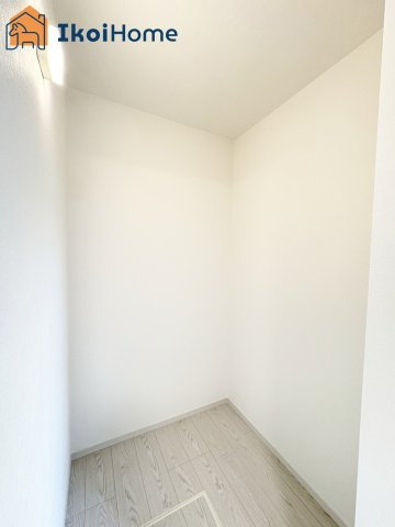 明石市藤江2期　新築戸建の収納|【ホームページに現地動画掲載中】●年中無休：当日予約可●ゆったりとした収納スペース！季節物の収納も◎