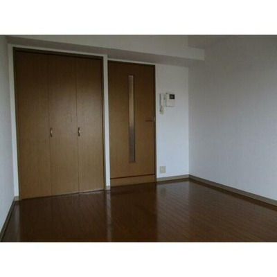 【寝室】 | EMPRESS | 収納付きの洋室♪