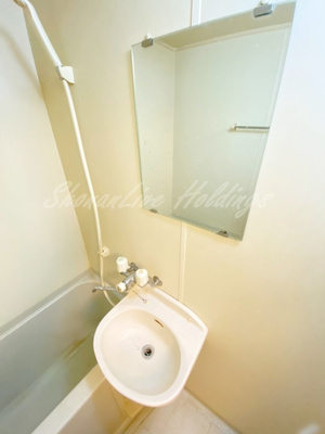 【洗面所】 | EMPRESS | 洗面台付き♪