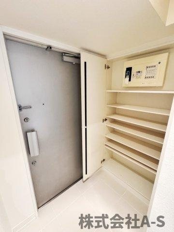 カスタリア伏見の玄関