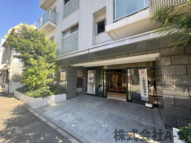 カスタリア伏見のエントランス