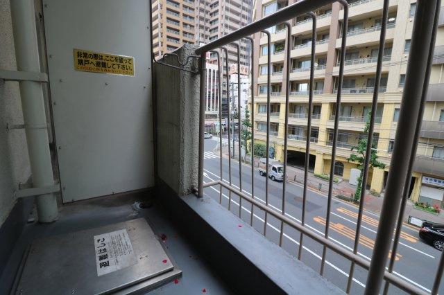 【バルコニー】