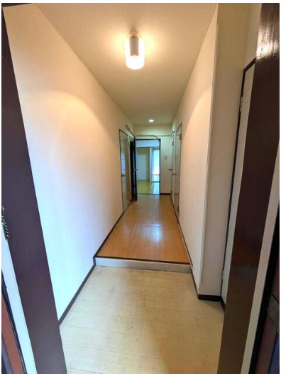 静岡市葵区神明町の中古マンションの玄関