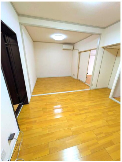 静岡市葵区神明町の中古マンションの居間・リビング
