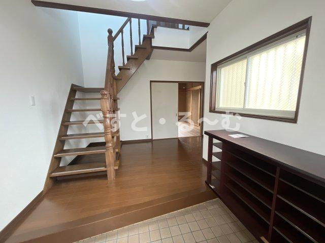 伊川谷町有瀬戸建の玄関