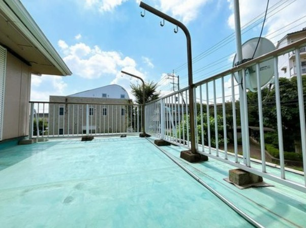 【中古】鶴ヶ島市松ヶ丘２丁目中古住宅のバルコニー|陽当り良好のルーフバルコニーです！
