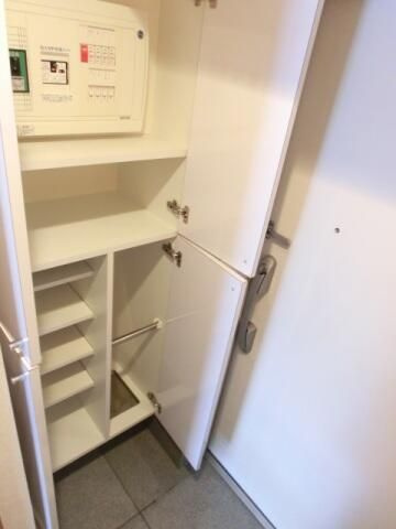 スカイコート蔵前の玄関