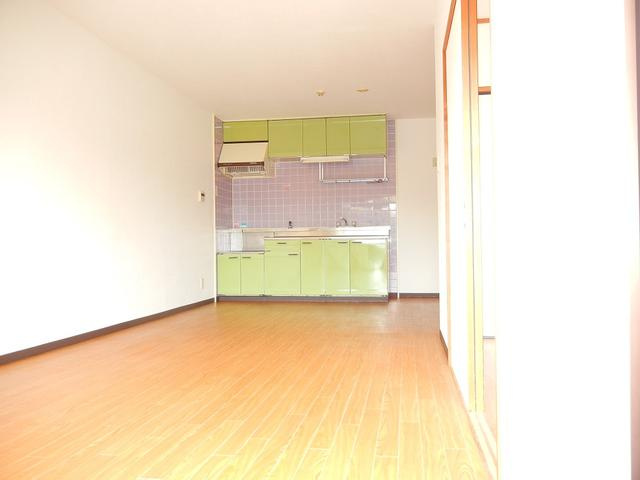 川崎市多摩区長沢４丁目の賃貸マンションのキッチン