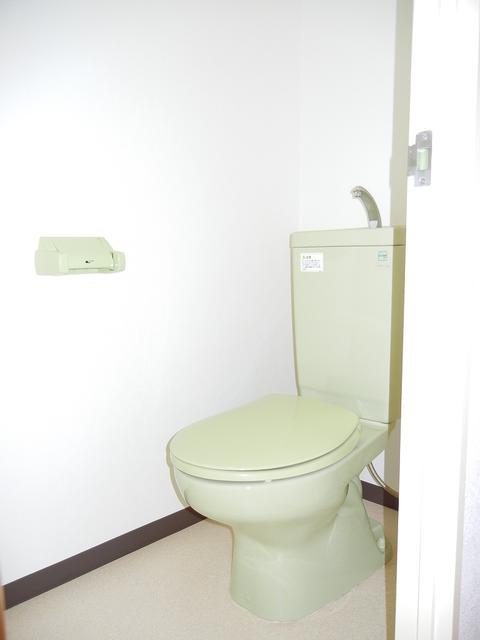 川崎市多摩区長沢４丁目の賃貸マンションのトイレ