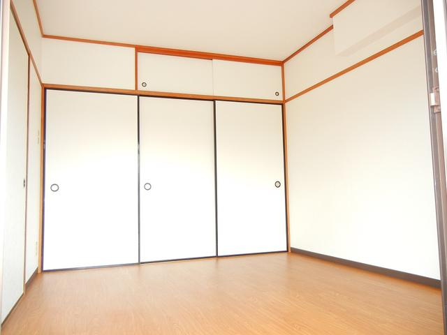 川崎市多摩区長沢４丁目の賃貸マンションの収納