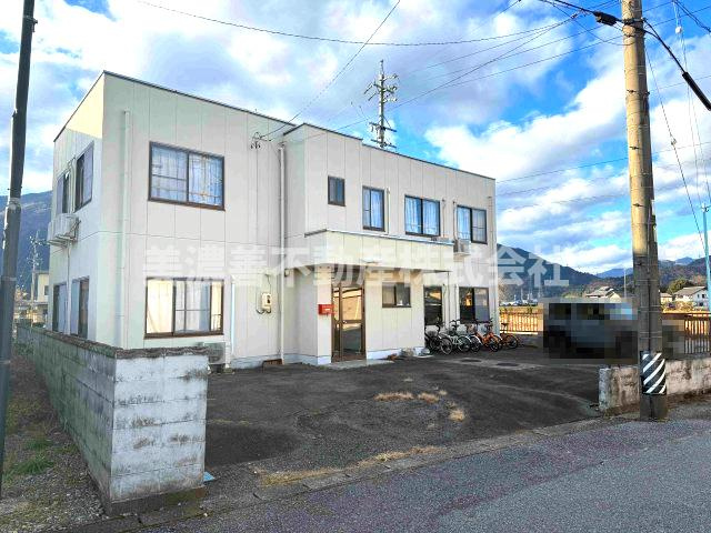 ６６２７８　揖斐郡揖斐川町房島事業用の外観