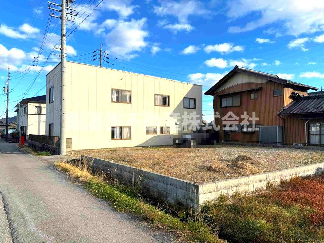 ６６２７８　揖斐郡揖斐川町房島事業用の駐車場