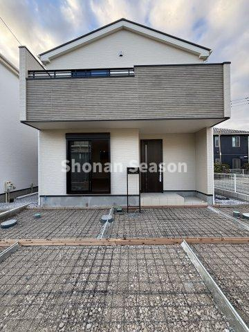 【外観】 | こちらはコンビニ・スーパー徒歩圏内◎
毎日の買い物時間が短縮できる嬉しいエリア！