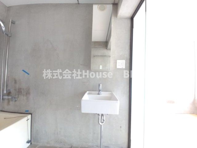 イーストヴィレッジ三宮の独立洗面台