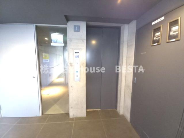 イーストヴィレッジ三宮のロビー