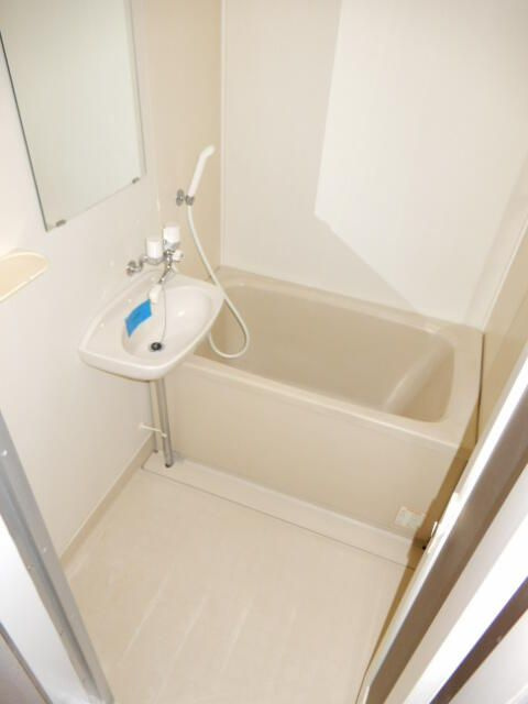 ワコーレルミエール三ノ輪の浴室