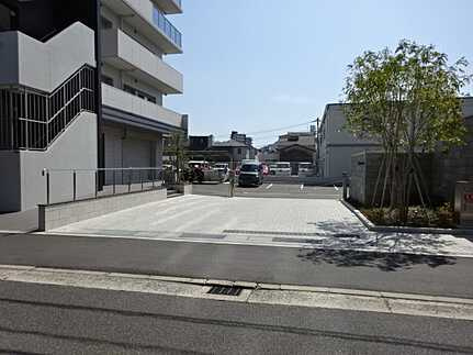 ヴェルディ天神川駅前の駐車場