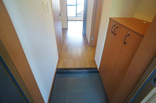 プラムハウスⅡの玄関