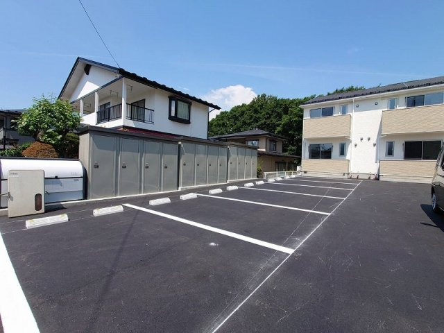 ポライトリーＣの駐車場