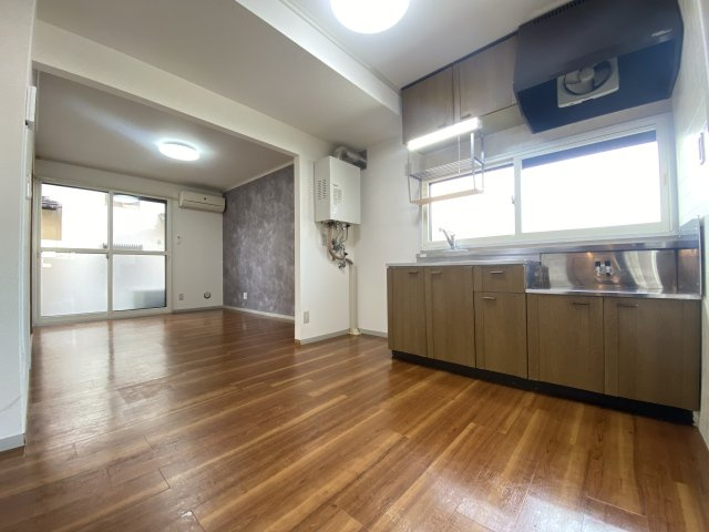 ビューティフルヒル美丘Ｃの居間・リビング|LDK12帖