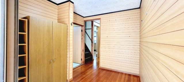 広野町尖山の玄関|収納もある玄関です