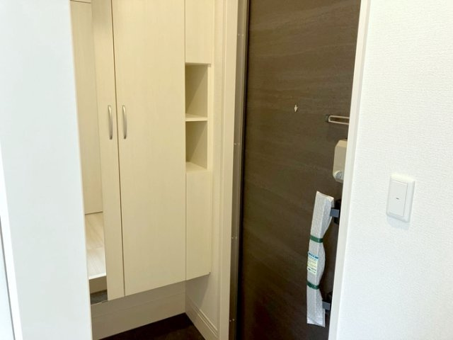 泉大津市東豊中町２丁目のハイツの玄関