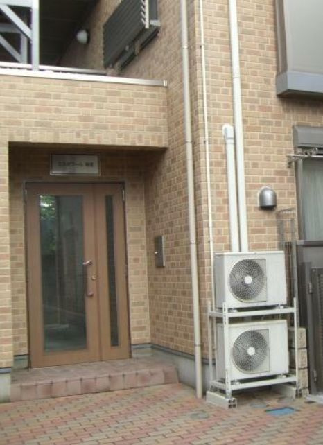 エスポワール新宿のエントランス