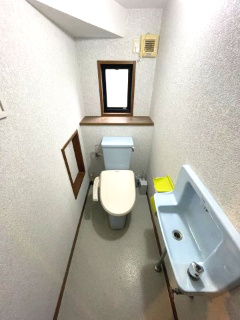 高島市鴨川平3丁目中古戸建の独立洗面台
