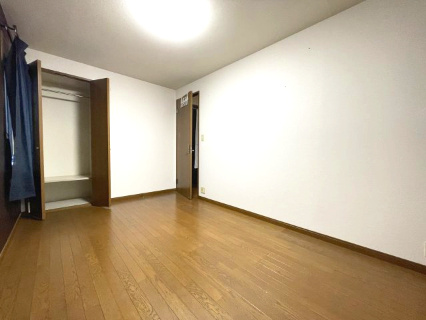 高島市鴨川平3丁目中古戸建の洋室|2F洋室