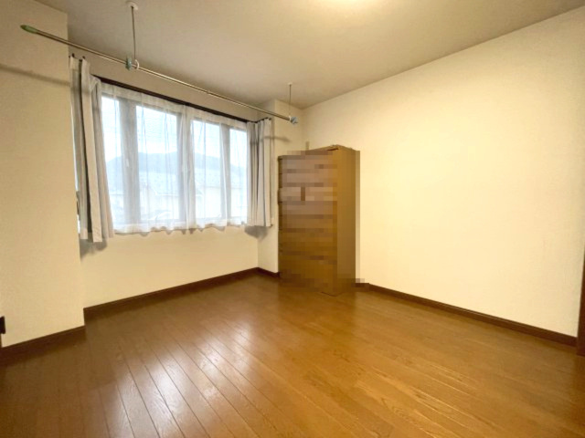 高島市鴨川平3丁目中古戸建の洋室|2F洋室