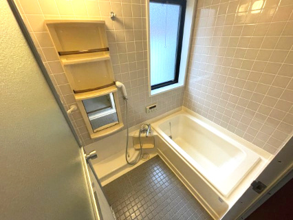 高島市鴨川平3丁目中古戸建の浴室