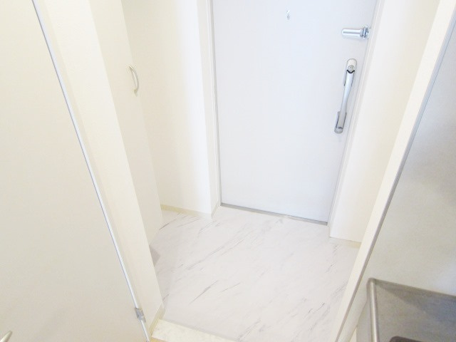 プライムスクエアの玄関|別号室の参考写真です。