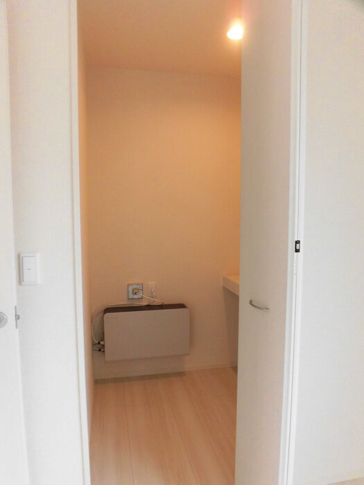 アールエム吉尾 B棟|B101 ウォークインクローゼット