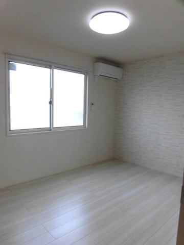 アールエム吉尾 B棟の洋室|B101 北側洋室