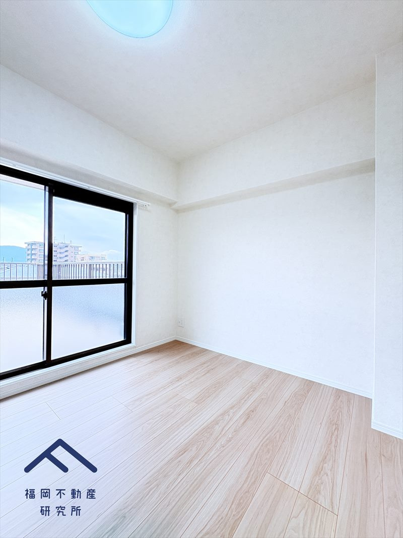 ロマネスク井尻第6の洋室