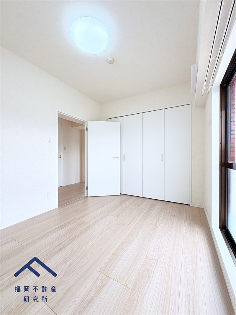 ロマネスク井尻第6の洋室