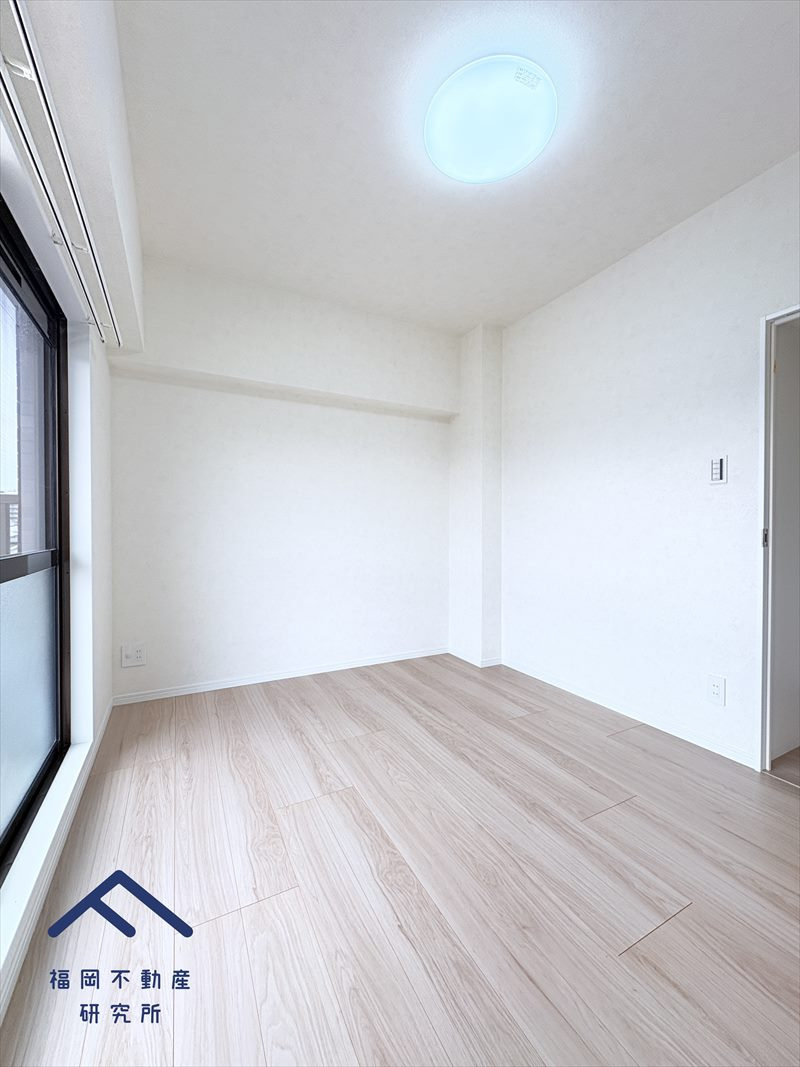 ロマネスク井尻第6の洋室