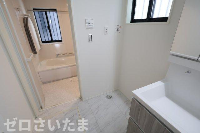 《仲介手数料無料》南区大字太田窪2609-4新築一戸建てのランドリースペース
