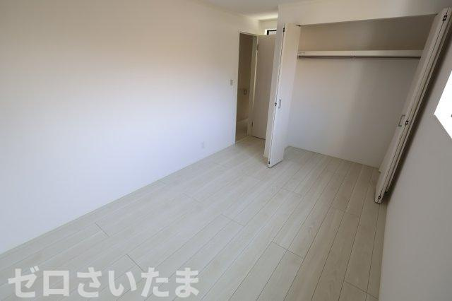 《仲介手数料無料》南区大字太田窪2609-4新築一戸建ての洋室