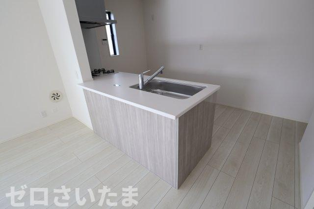《仲介手数料無料》南区大字太田窪2609-4新築一戸建てのキッチン