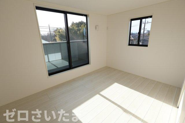 《仲介手数料無料》南区大字太田窪2609-4新築一戸建ての洋室