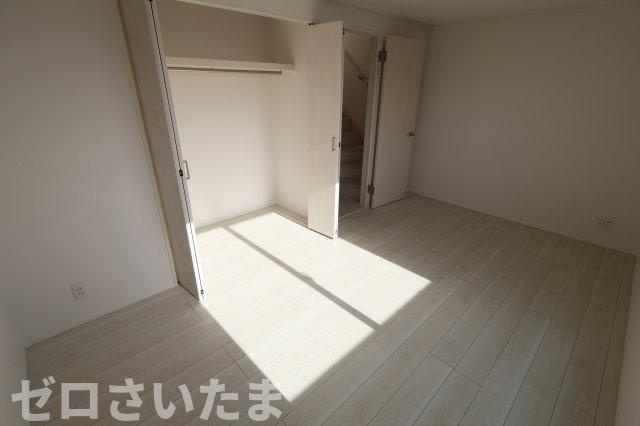《仲介手数料無料》南区大字太田窪2609-4新築一戸建ての洋室