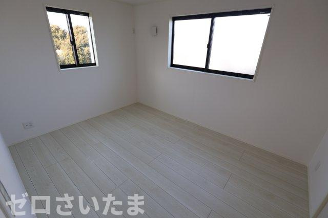 《仲介手数料無料》南区大字太田窪2609-4新築一戸建ての洋室