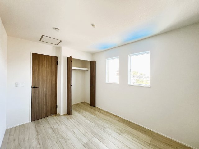 橿原市菖蒲町　第1期　全2棟の洋室|シンプルで使いやすい洋室。収納付きでお部屋すっきり