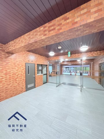 ライオンズマンション平尾台３号棟のエントランス