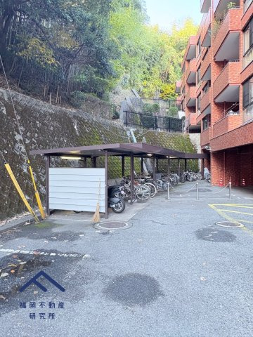 ライオンズマンション平尾台３号棟の駐輪場