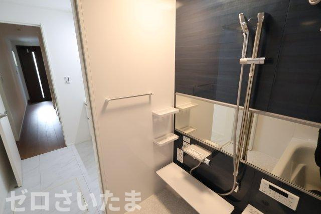 《仲介手数料無料》南区大字太田窪2609-4新築一戸建ての浴室