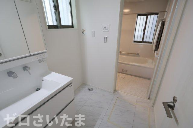 《仲介手数料無料》南区大字太田窪2609-4新築一戸建てのランドリースペース