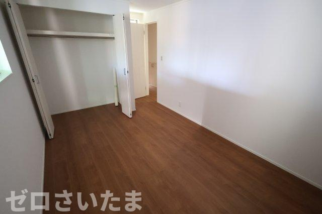 《仲介手数料無料》南区大字太田窪2609-4新築一戸建ての洋室