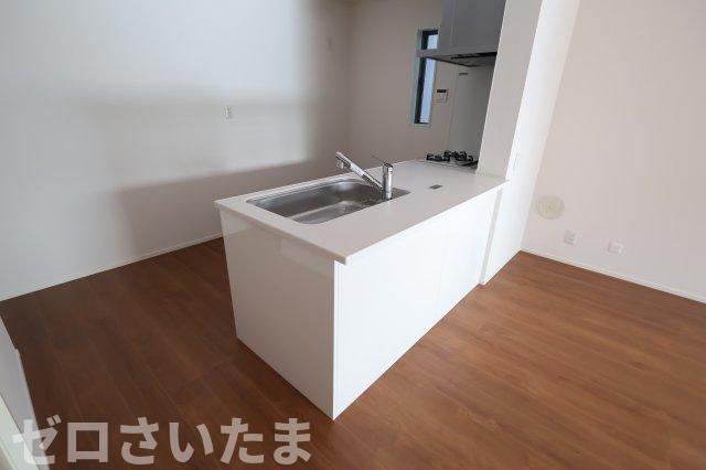 《仲介手数料無料》南区大字太田窪2609-4新築一戸建てのキッチン